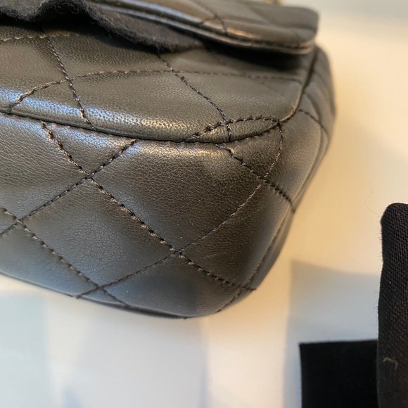 Chanel Lambskin Black Flap Bag with Charm - Picture 2 of 8